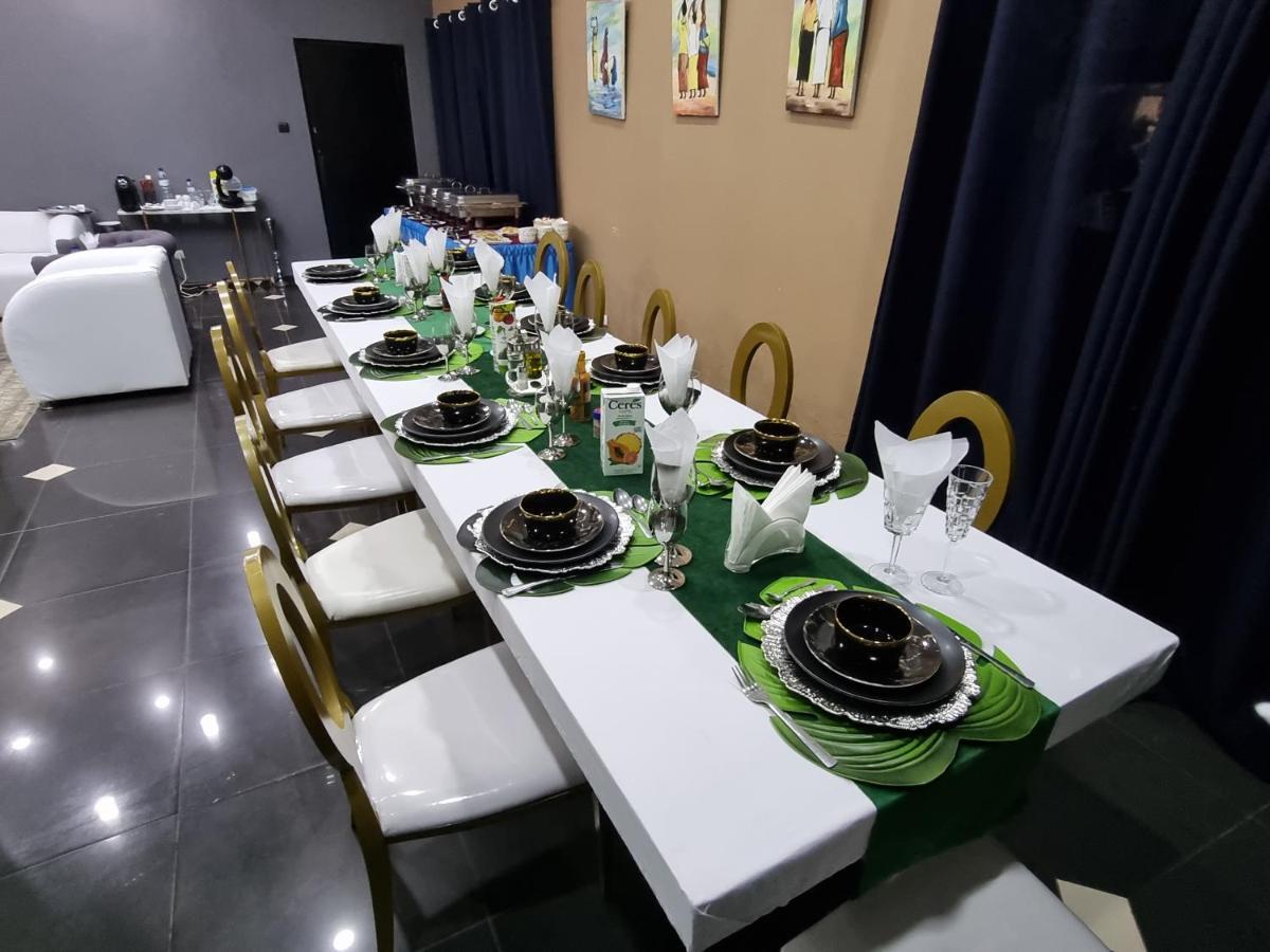 Cafumpe Milpark Hotel المظهر الخارجي الصورة