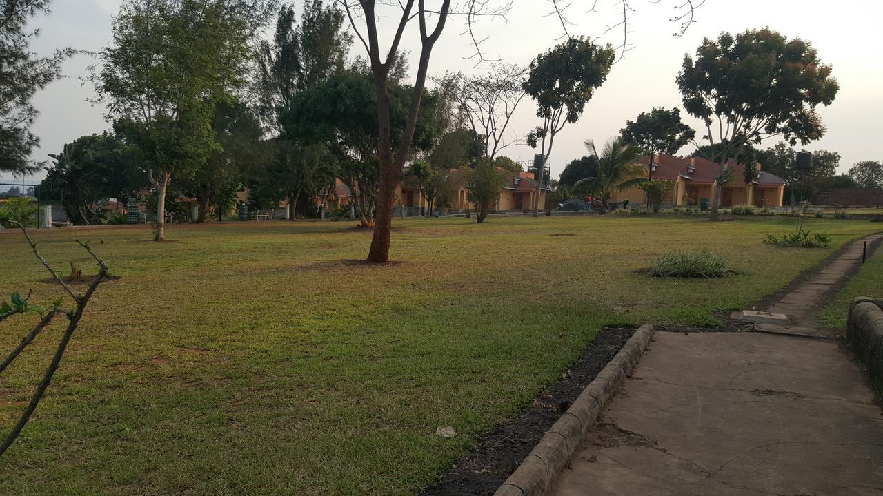 Cafumpe Milpark Hotel المظهر الخارجي الصورة